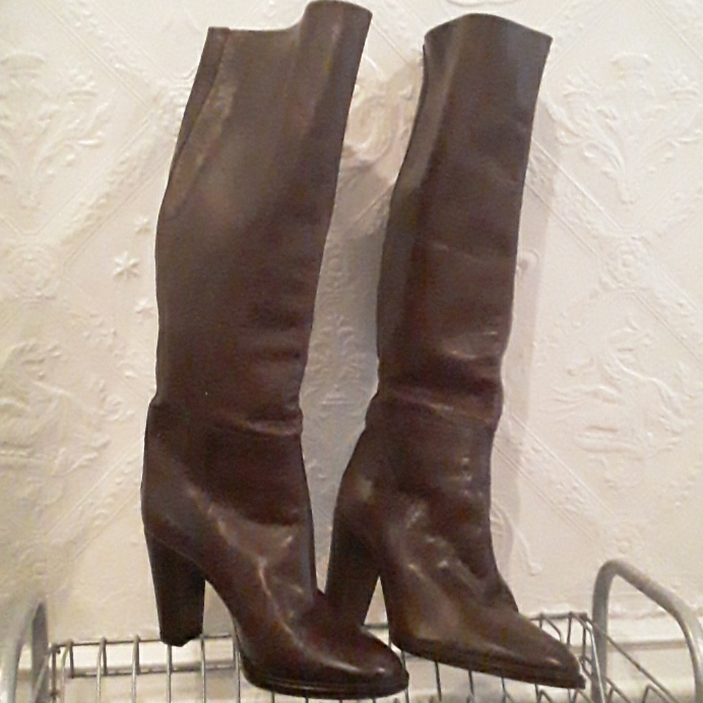 Vero Cuoio Tall Brown Boots